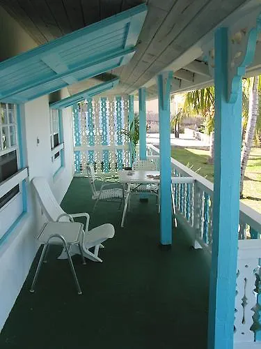 The Duck Inn Governor's Harbour Hotel